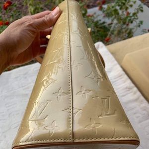 Vintage vernis purse